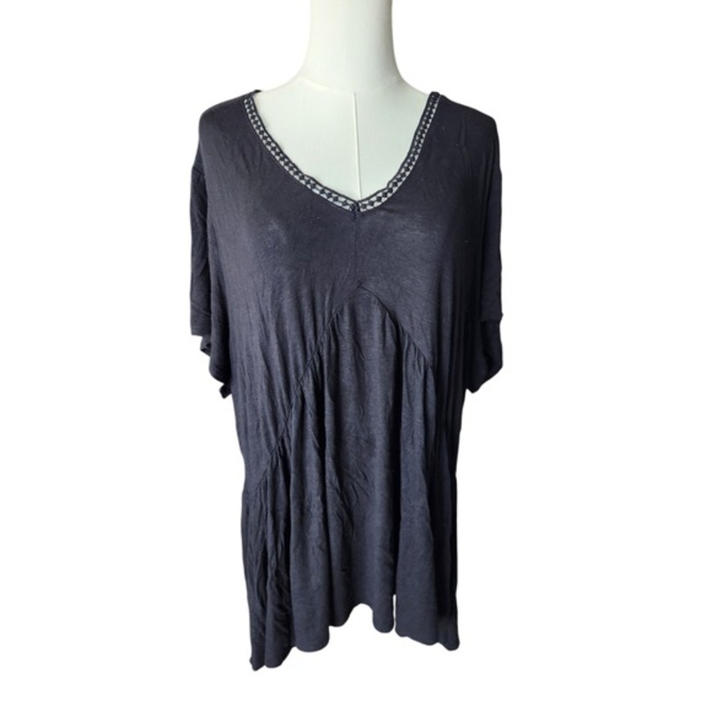 Lane‎ Bryant Black Swing Tee Top Embellished Neckline Peplum Hem Plus Size 22 24